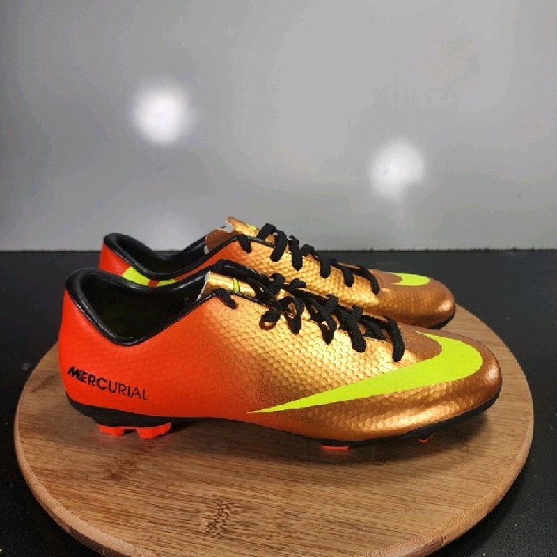 Nike Mercurial Victory Sz 5 Youth=6.5Womens 009066 Orange Yellow Soccer Cleats