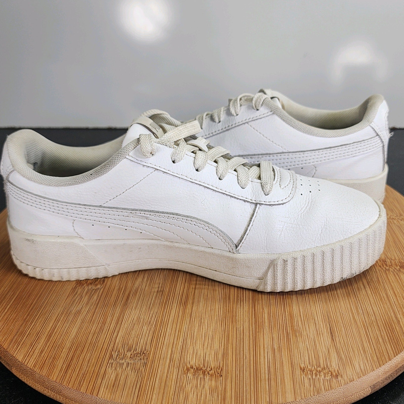 Womens PUMA Carina Low Sz 7.5 009899 White Leather Casual Lifestyle Sneakers