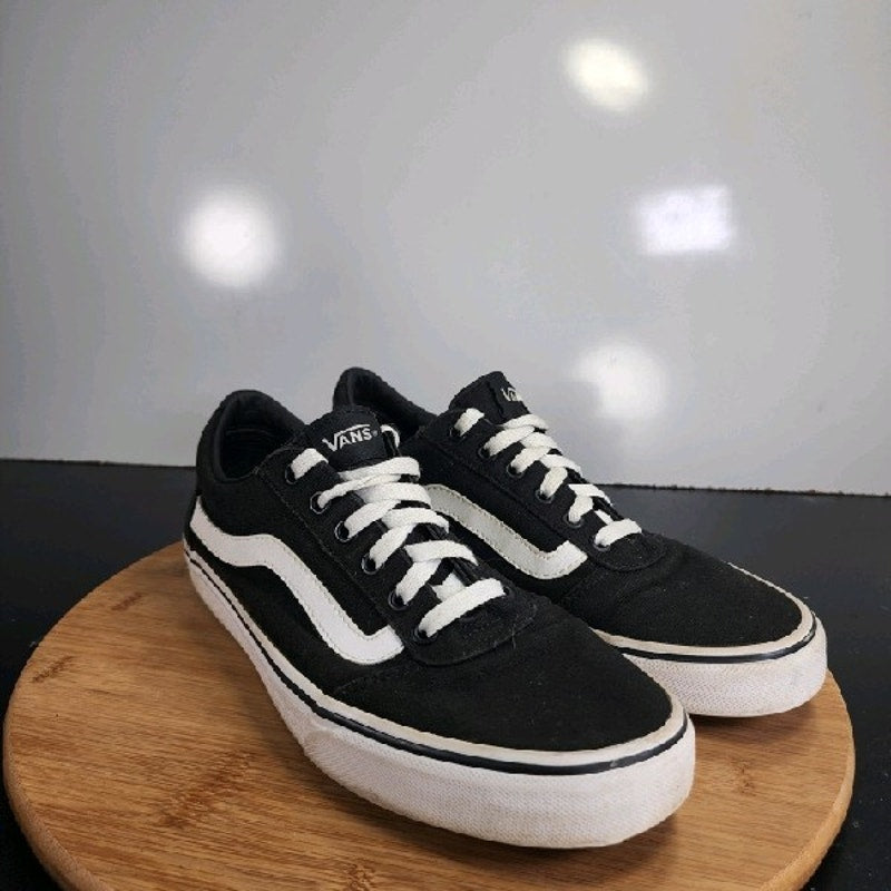 VANS Old Skool Low Sz 10 Womens 008988 Black White Canvas Skateboarding Sneakers