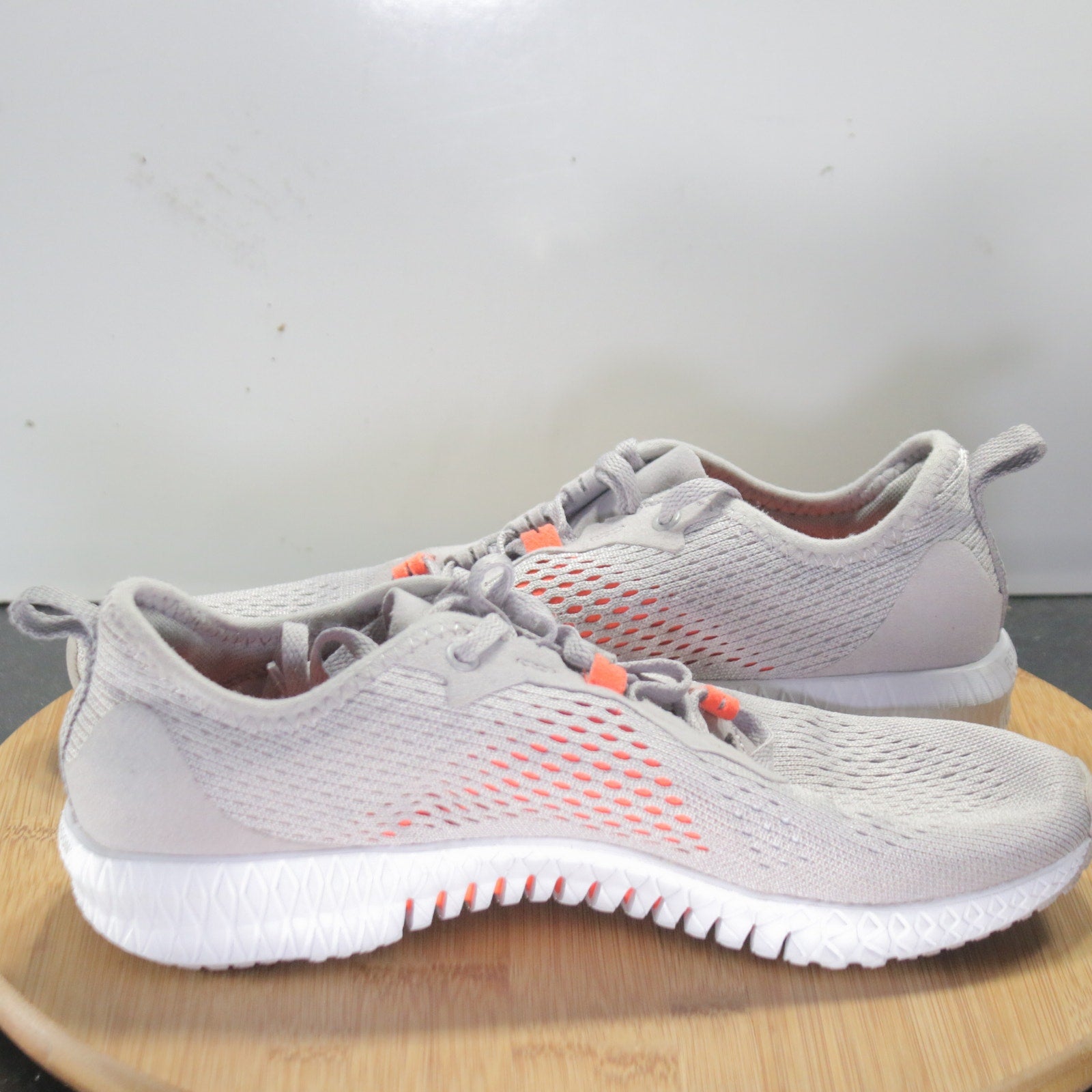 Reebok Flexagon Low Size 8.5 Womens 008399 Gray Orange Running Athletic Sneakers