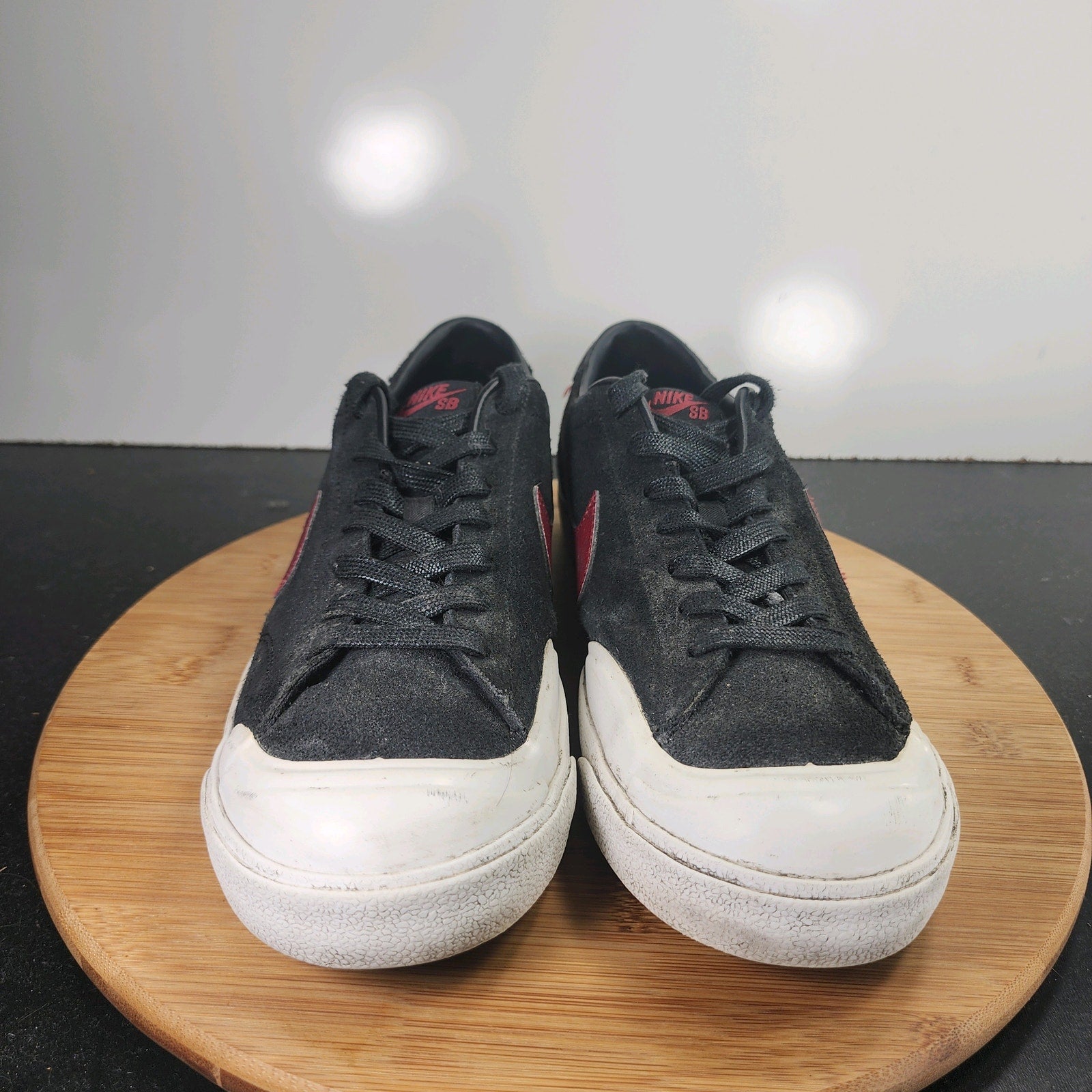 Men's Nike SB Blazer Low Sz 10 010168 Black Red Suede Skateboarding Sneakers