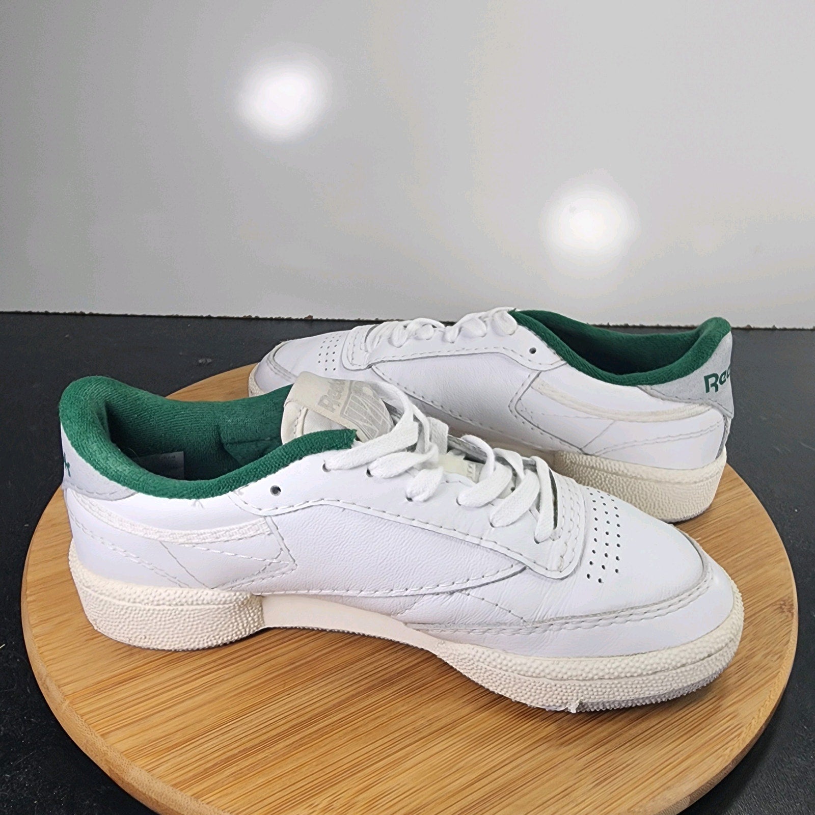 Sz 4.5Youth Fit 5.5Womens Reebok Club C 85 010156 White Leather Running Sneakers