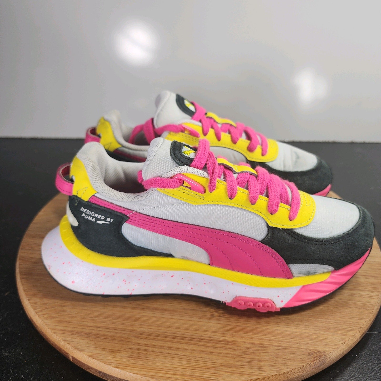 Big Kids PUMA Wild Rider Rollin Sz 4 009994 White Pink Mesh Running Sneakers