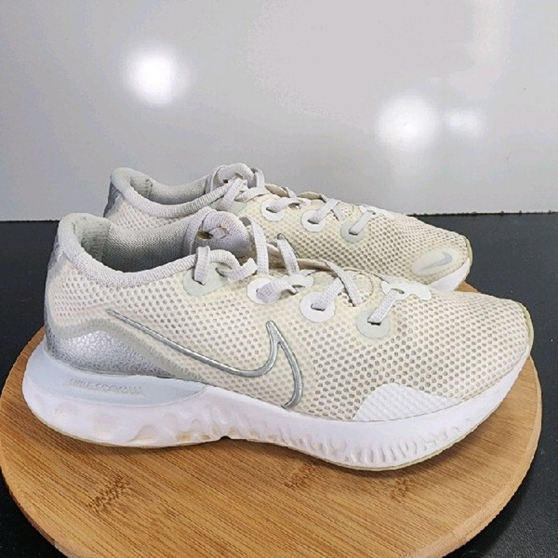 Nike Renew Low Sz 8.5 Womens 009183 White Gum Running Athletic Sneakers Shoes