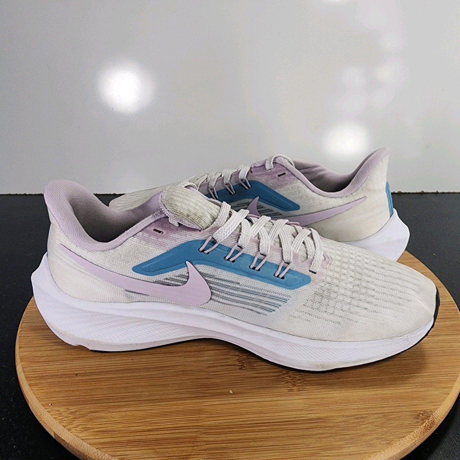 Nike Air Zoom Pegasus 39 Low Sz 8 Womens 009512 White Running Sneakers Shoes