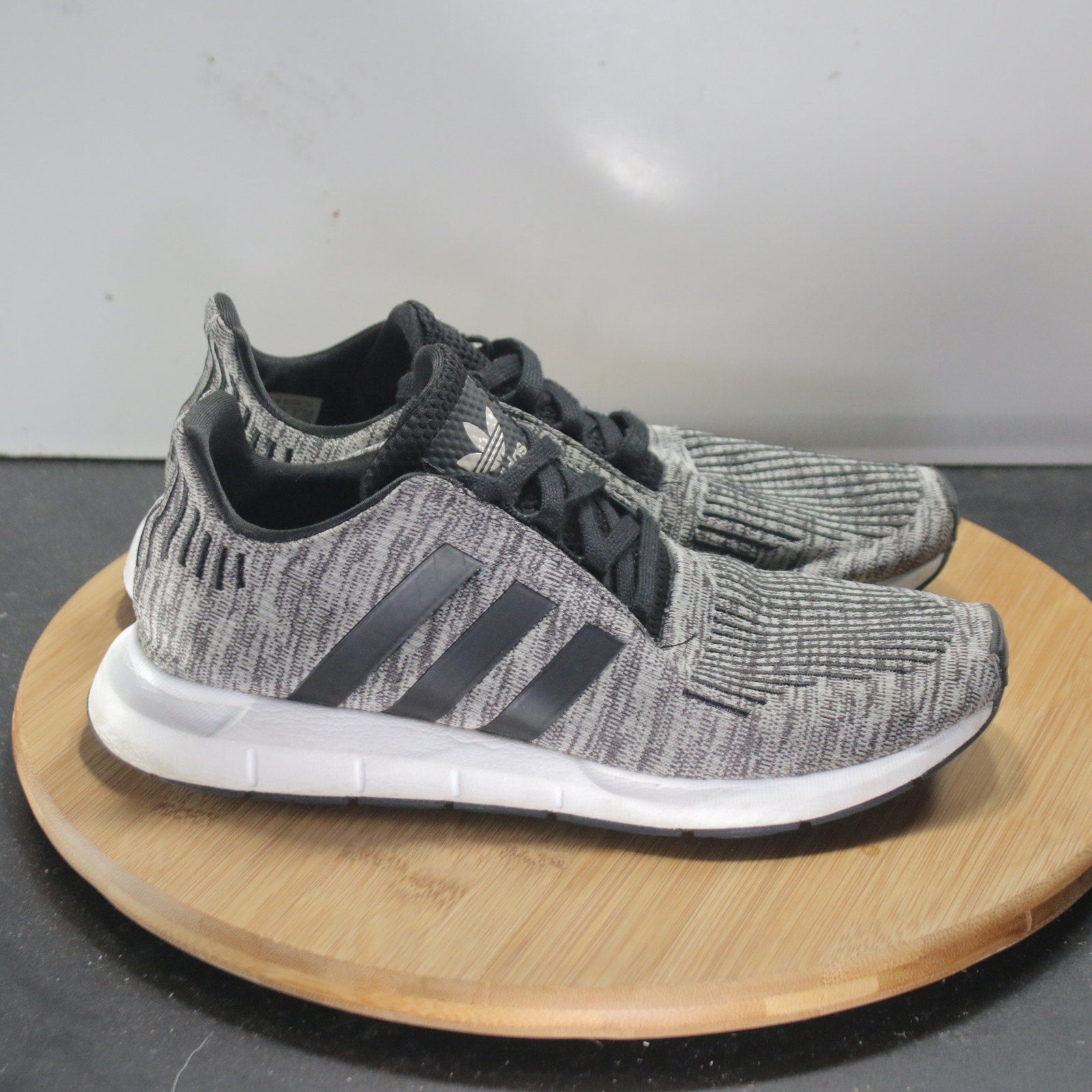 adidas Swift Run Low Sz 5.5 Youth=6.5Womens 008750 Black Gray Running Sneakers