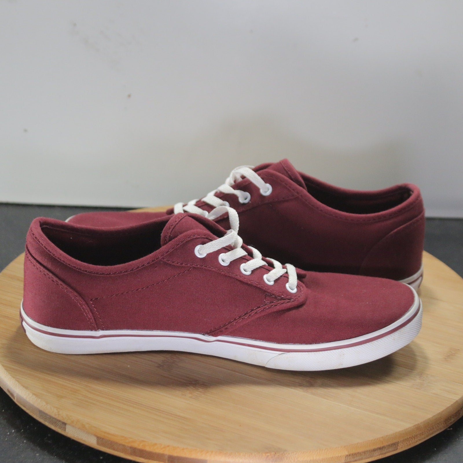 VANS Classic Low Sz 7.5 Womens 008635 Burgundy White Skateboarding Sneakers