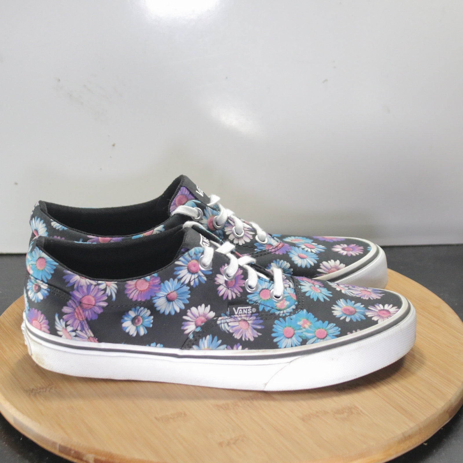 VANS Classic Low Size 9 Womens 008258 Black Blue White Flower Skating Sneakers