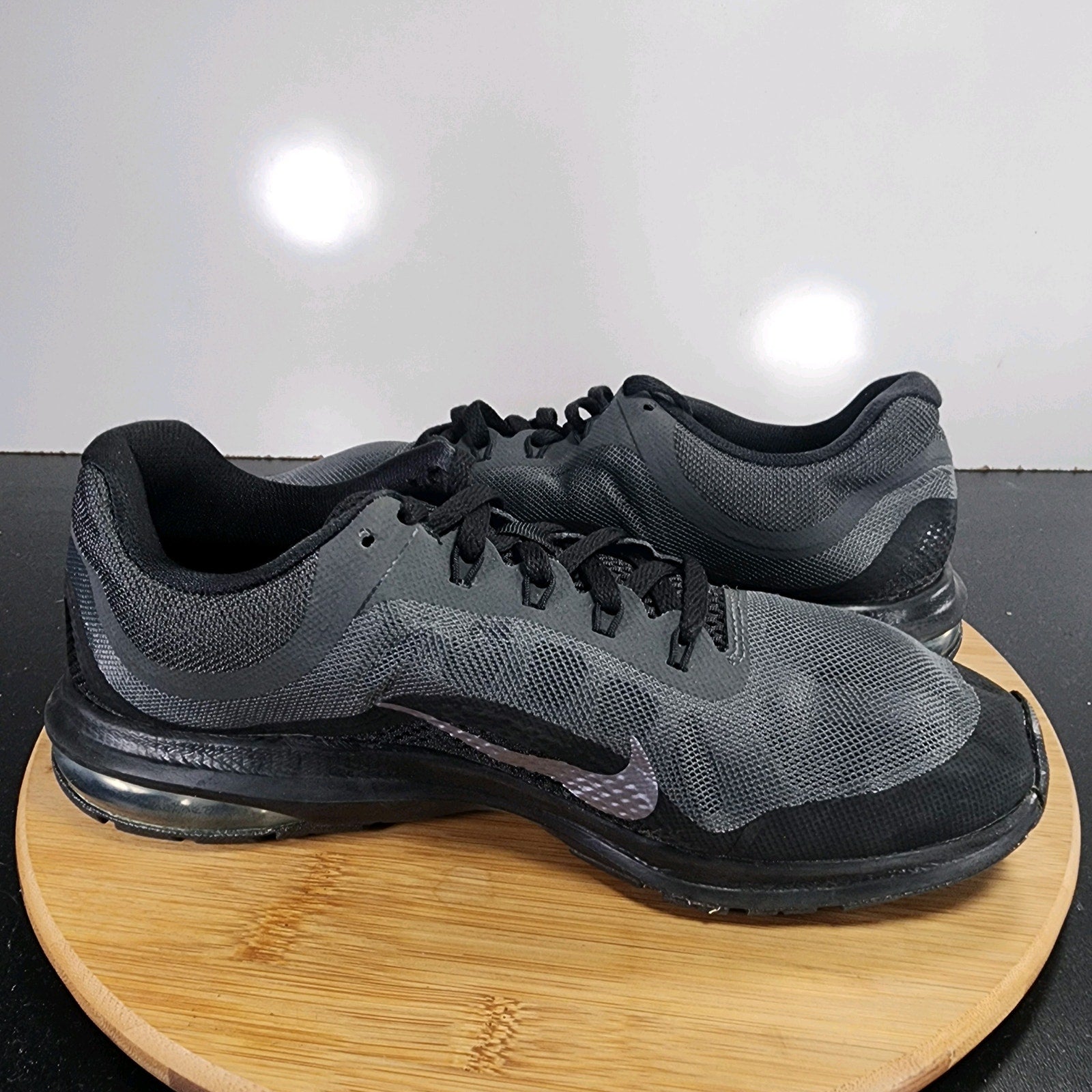 Nike Air Max Dynasty 2 Low Sz 10 Womens 009313 Black Gray Running Sneakers Shoes