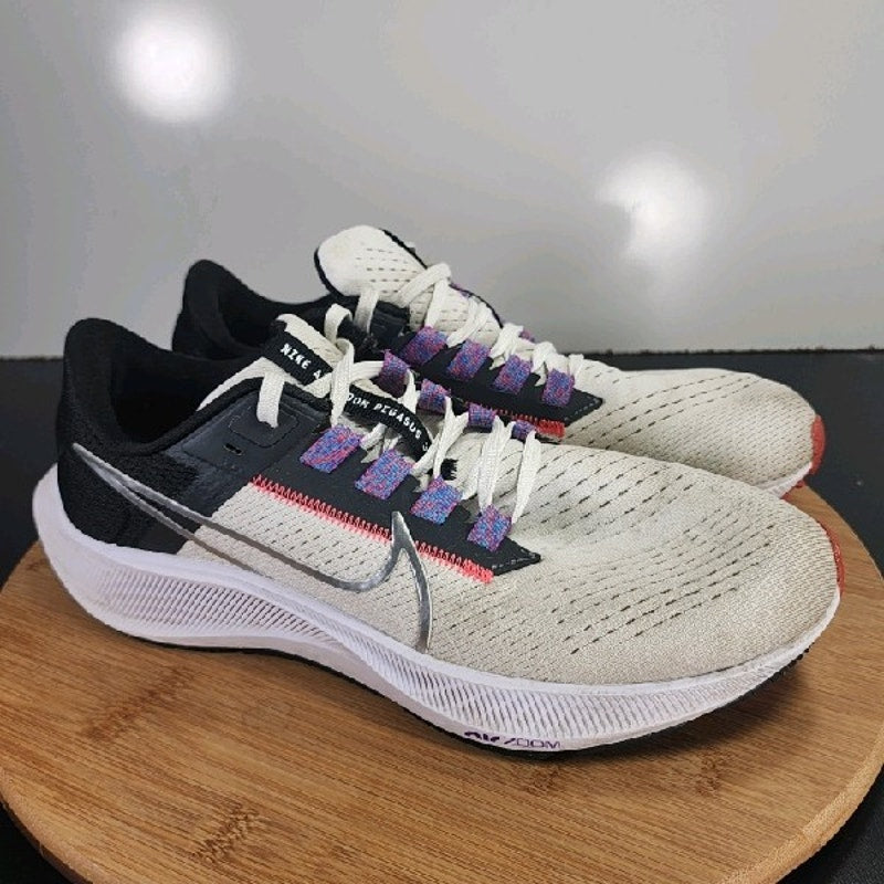 Nike Air Zoom Pegasus 38 Low Sz 9.5 Womens 008947 White Black Running Sneakers