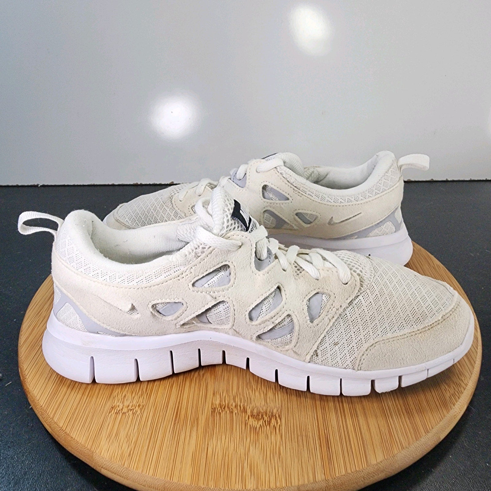 Sz 7 Youth Fit 8.5Women's Nike Free Run 2 Low 010299 White Mesh Running Sneakers