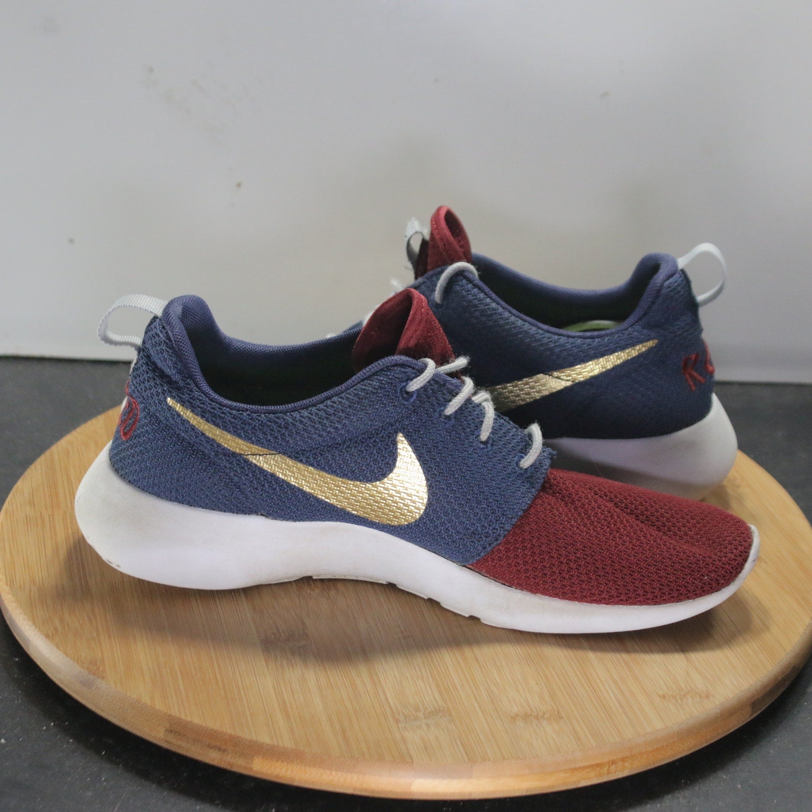 Nike Roshe Run Low Size 8 Womens 008618 Burgundy Blue Running Athletic Sneakers