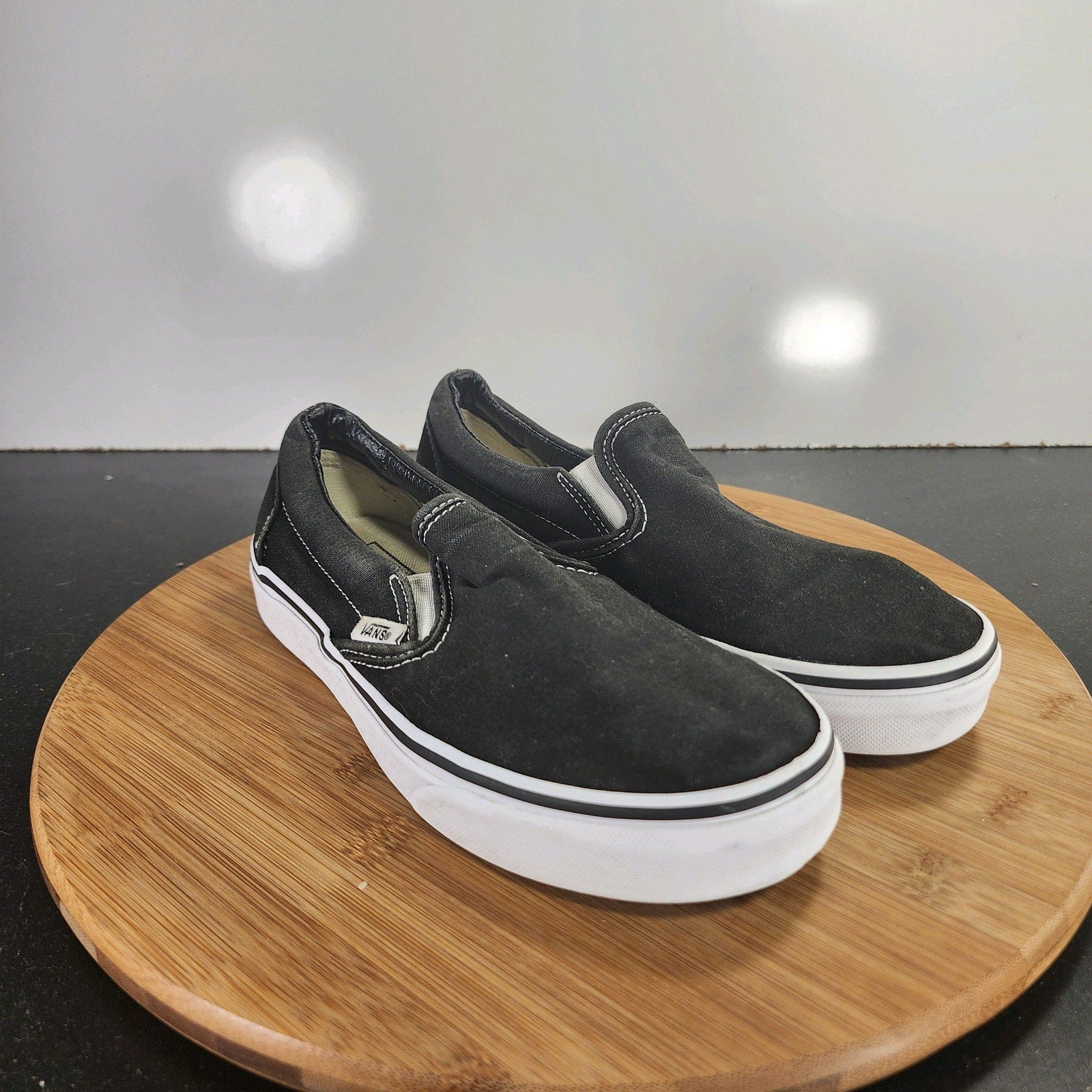 VANS Classic Slip On Low Sz 6 Womens 009450 Black White Skateboarding Sneakers