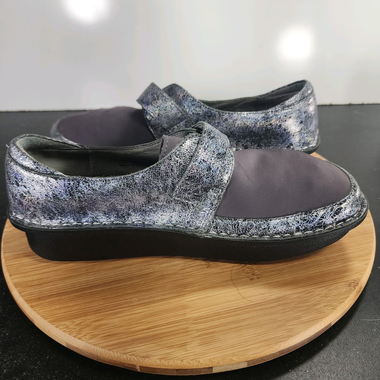 Alegria Dena Slip-On Sz 9Womens 009757 Gray Leather Metallic Clogs Nursing Shoes