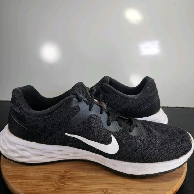 Nike Revolution 6 Low Sz 12 Mens 008994 Black White Running Trainers Sneakers