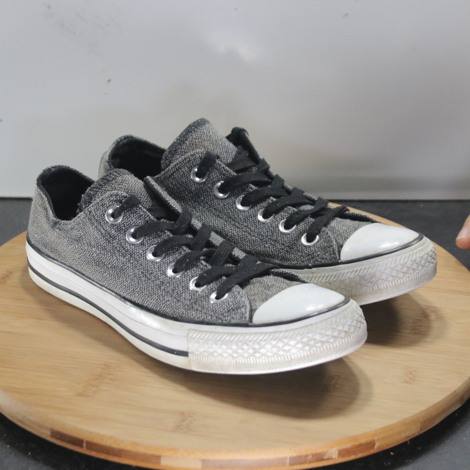 Converse Chuck Taylor All Star Low Sz 7 Womens 008734 Gray White Casual Sneakers