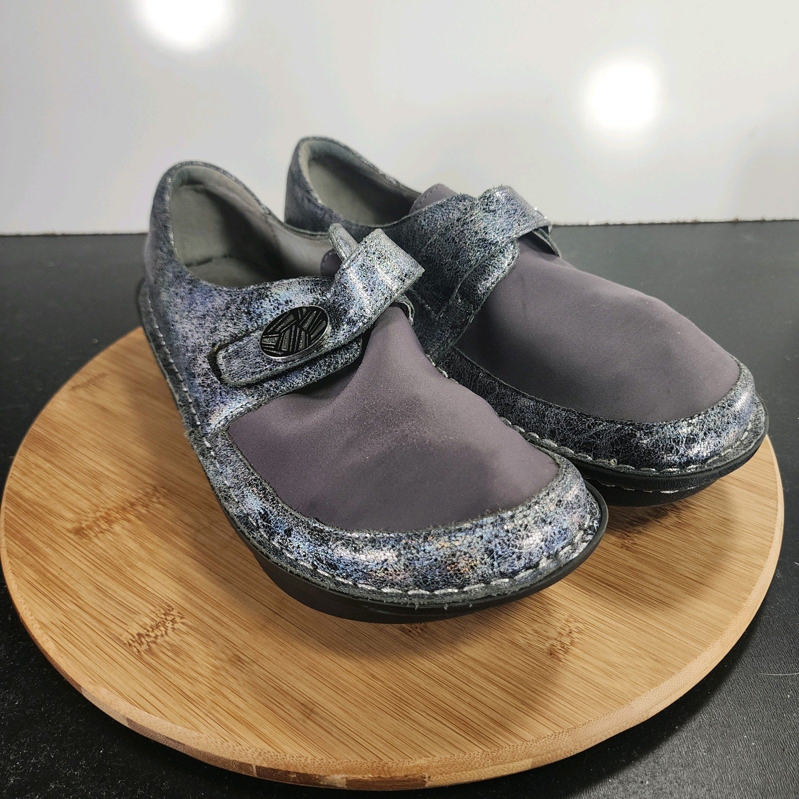 Alegria Dena Slip-On Sz 9Womens 009757 Gray Leather Metallic Clogs Nursing Shoes