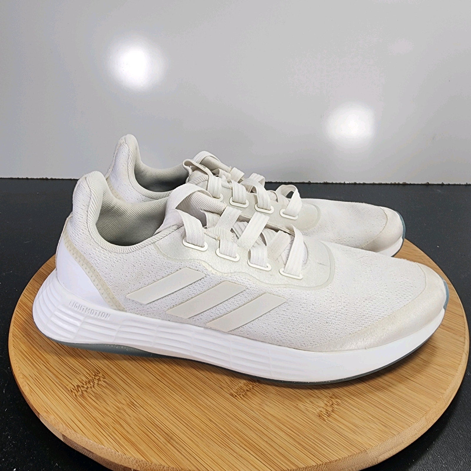 adidas QT Racer Low Sz 7 Womens 009329 White Champagne Running Trainers Sneakers