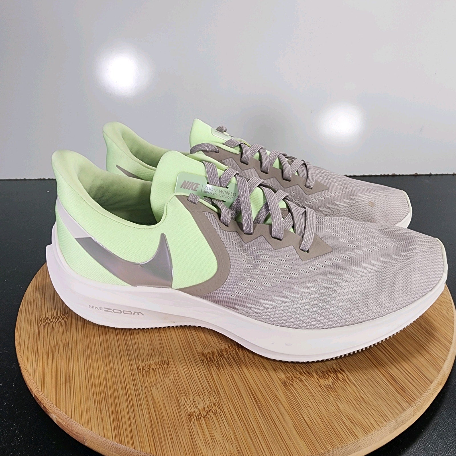 Nike Air Zoom Winflo 6 Low Sz 10 Womens 009489 Beige Synthetic Running Sneakers