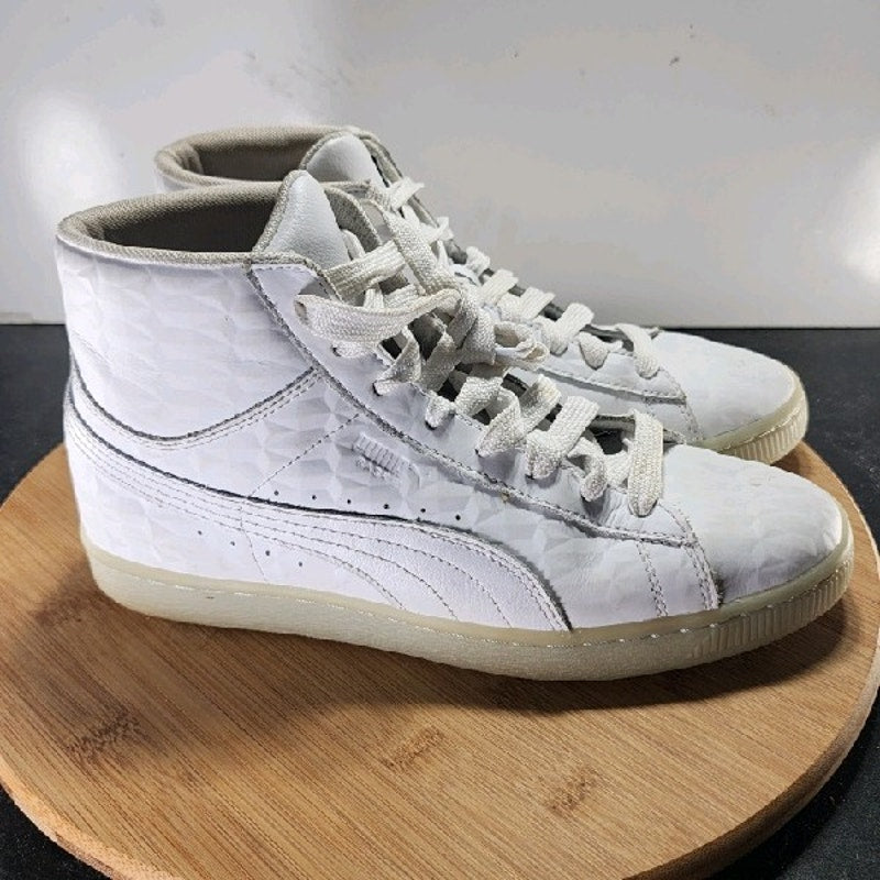 PUMA Basket Classic Emboss Sz 6.5Youth=7.5Women 008904 White Basketball Sneakers