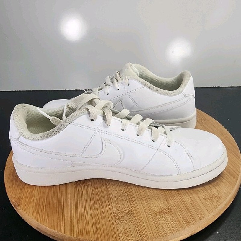 Nike Court Royale 2 Low Sz 8 Womens 009113 Triple White Leather Casual Sneakers