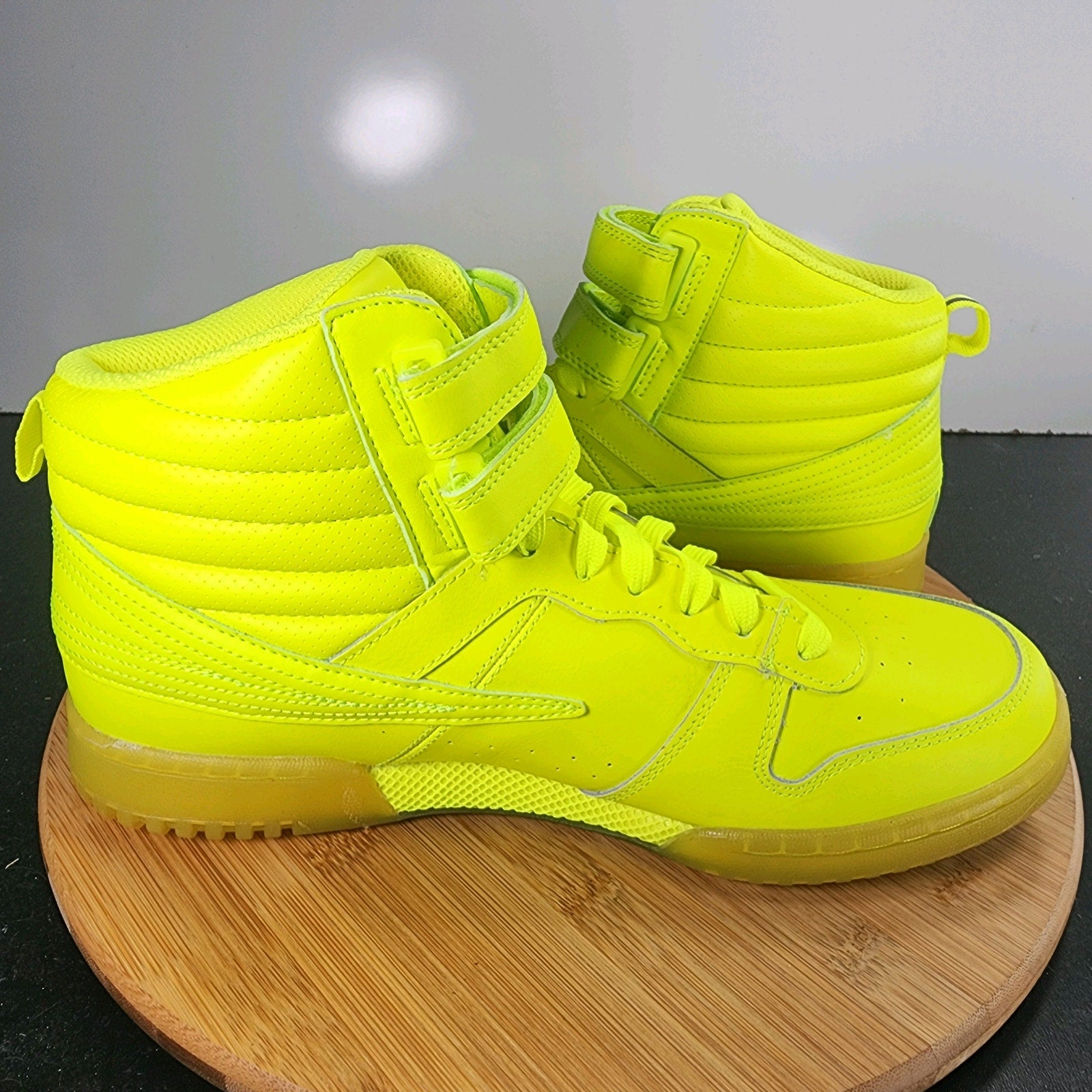 Women's Reebok Classic Mid Sz 11 010160 Neon Yellow Leather Basketball Sneakers