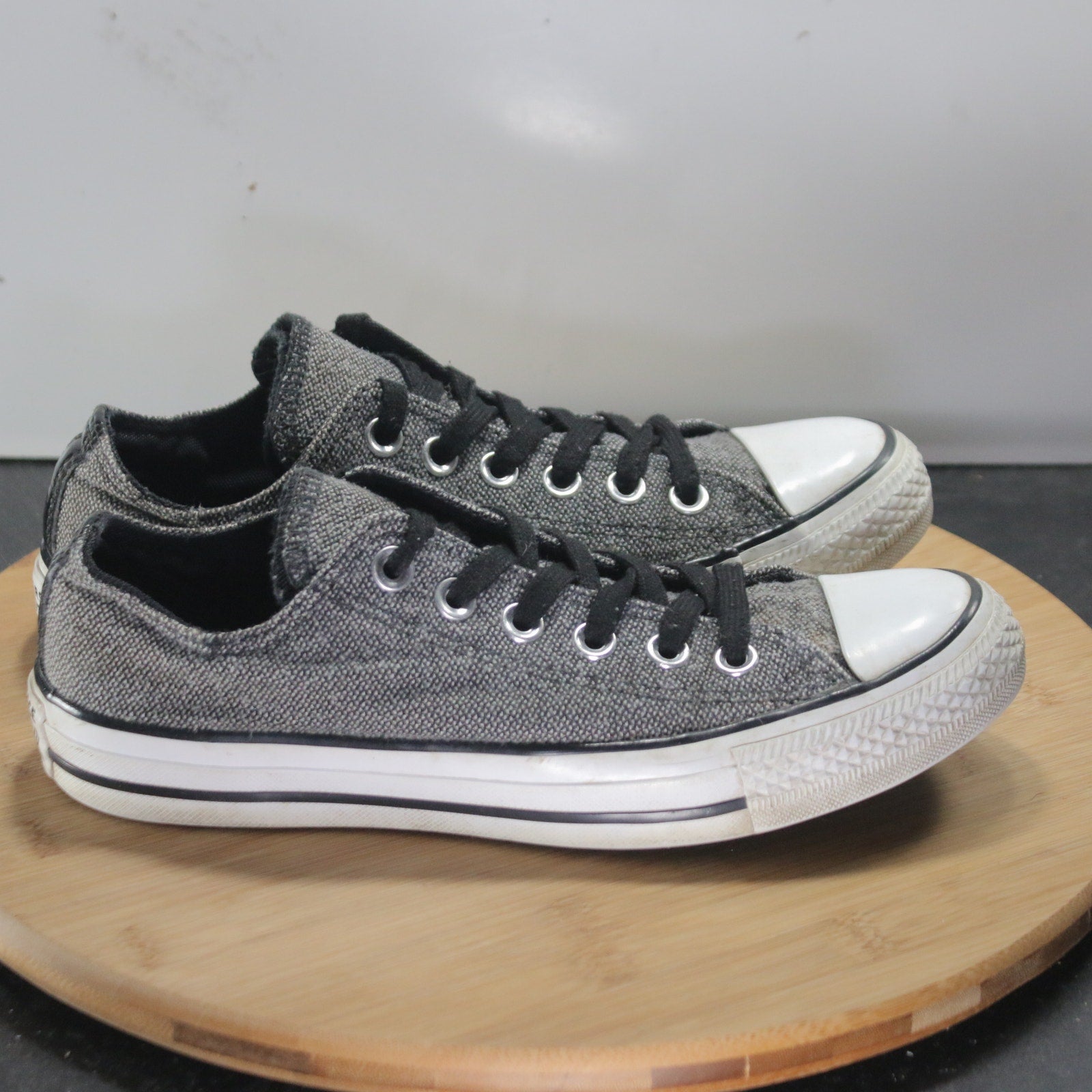 Converse Chuck Taylor All Star Low Sz 7 Womens 008734 Gray White Casual Sneakers