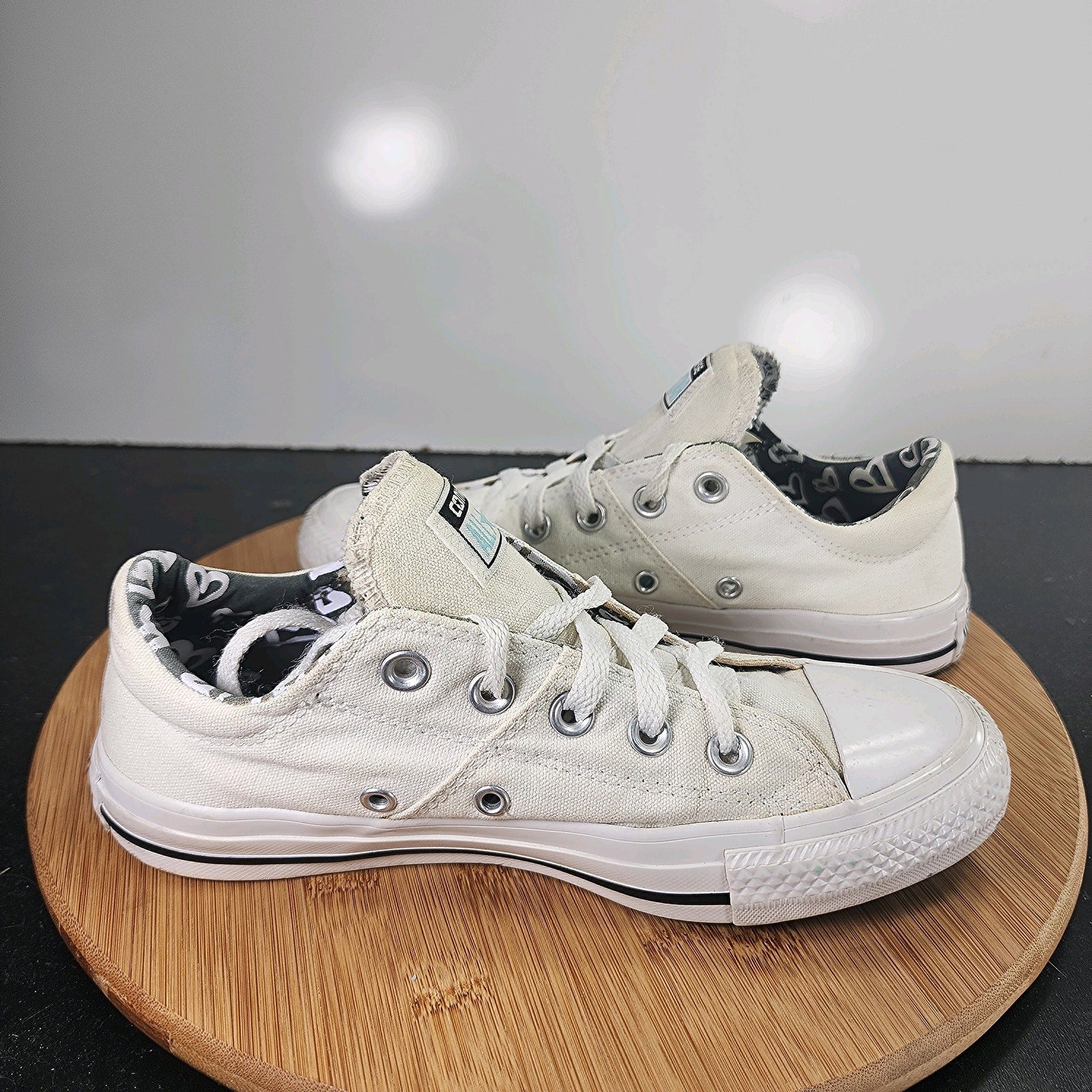 Women's Converse Chuck Taylor All Star Sz 6 010167 White Canvas Casual Sneakers