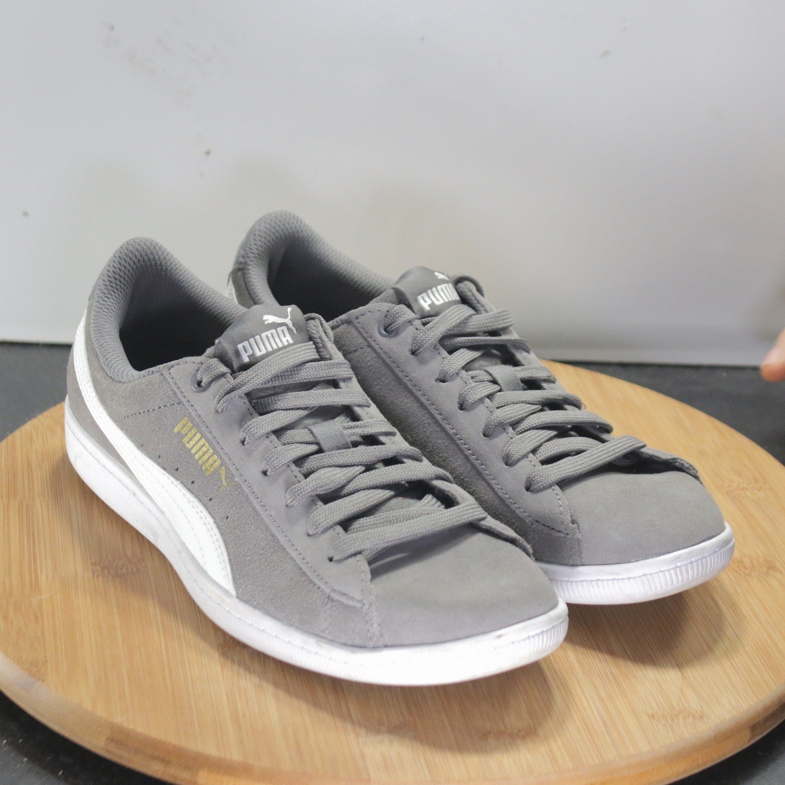 PUMA Suede Classic Low Sz 7.5 Womens 008651 Gray White Running Sneakers Shoes