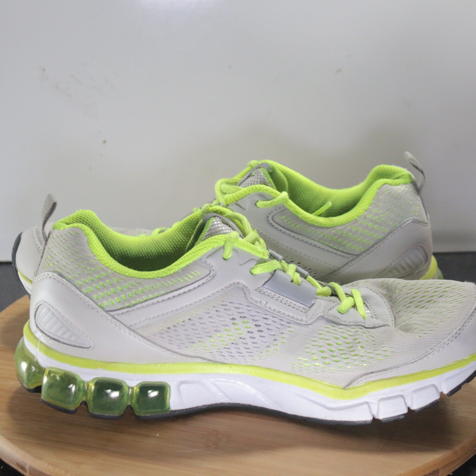 Reebok Fitframe Dynamic Low Sz 10Womens 008281 Neon Yellow Gray Running Sneakers