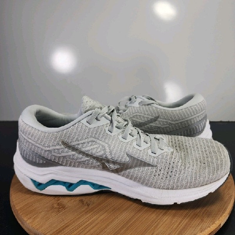 Mizuno Wave Inspire 18 Low Sz 11 Womens 008926 Gray Running Trainers Sneakers