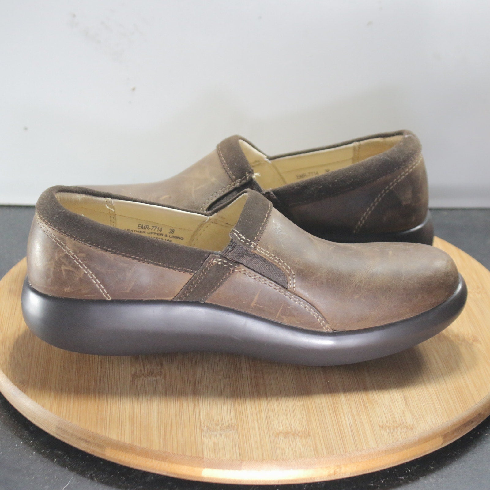 Alegria Emry Slip On Sz 8 Womens 008799 Brown Leather Comfort Clog Shoes