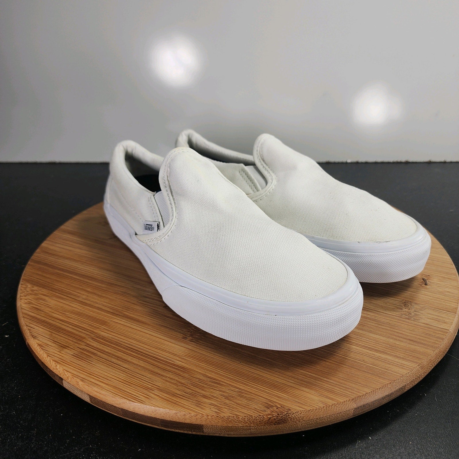 Womens VANS Classic Slip On Sz 7.5 009933 White Canvas Skateboarding Sneakers