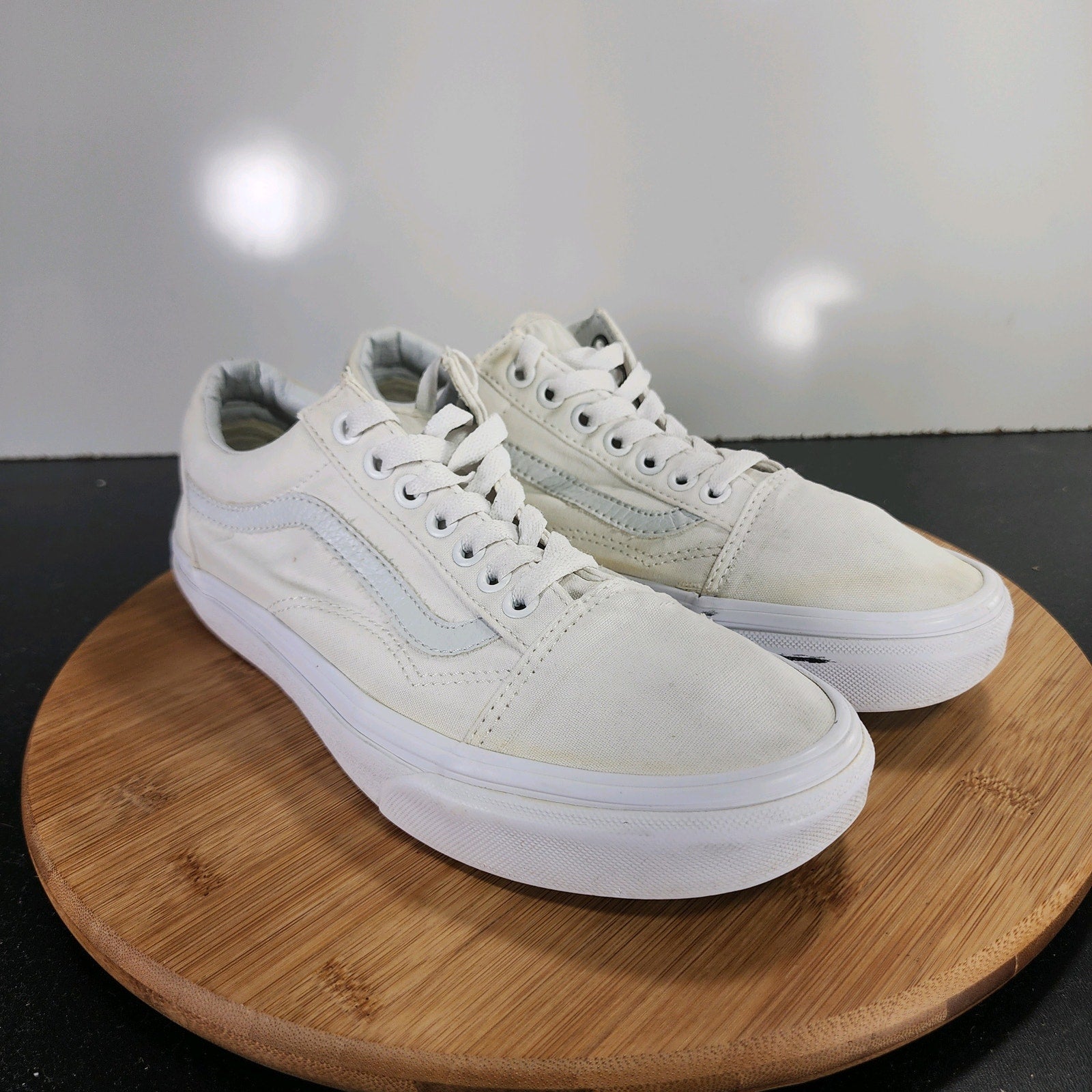 VANS Old Skool Low Sz 9 Womens 009620 White Canvas Skateboarding Sneakers Shoes