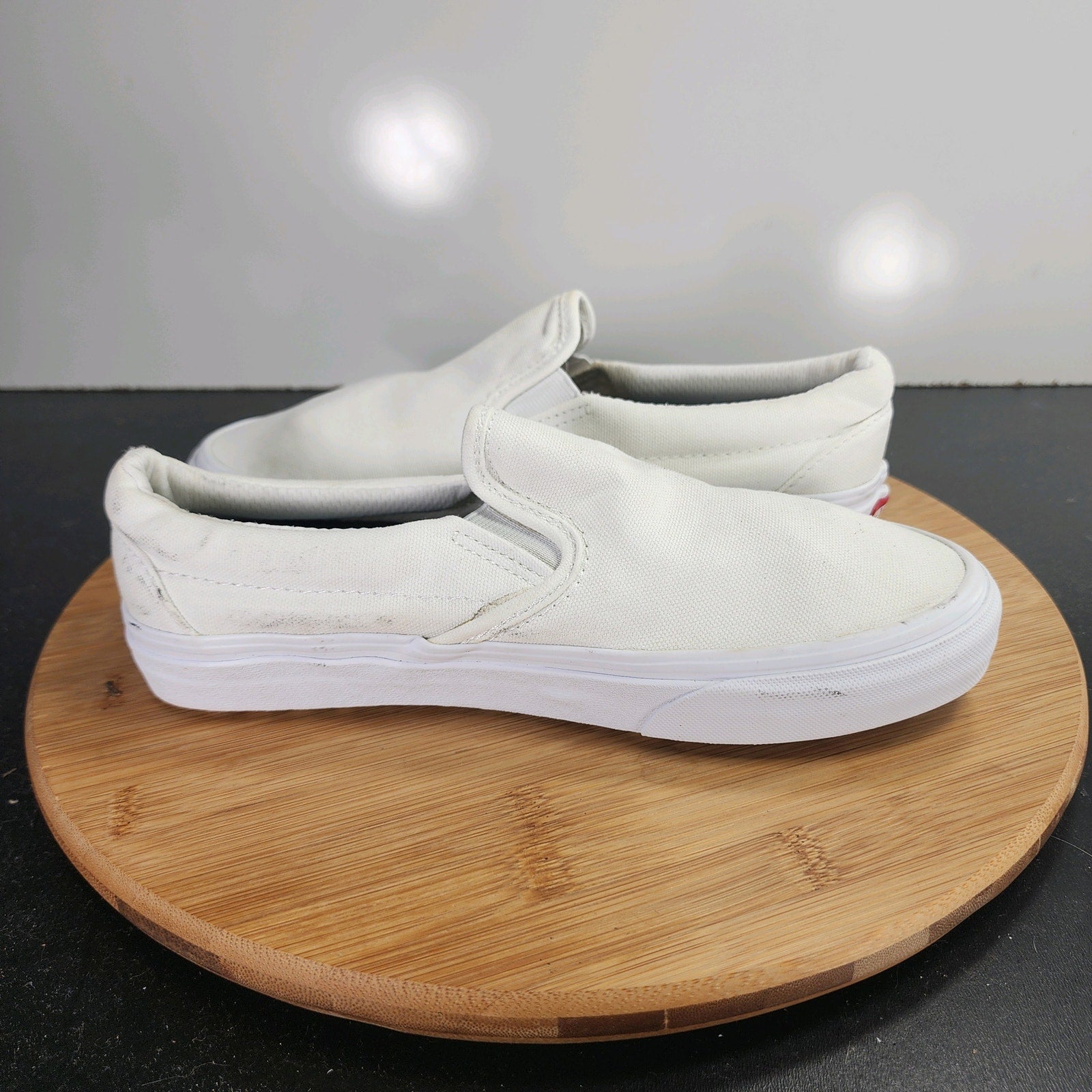 Womens VANS Classic Slip On Sz 7.5 009933 White Canvas Skateboarding Sneakers