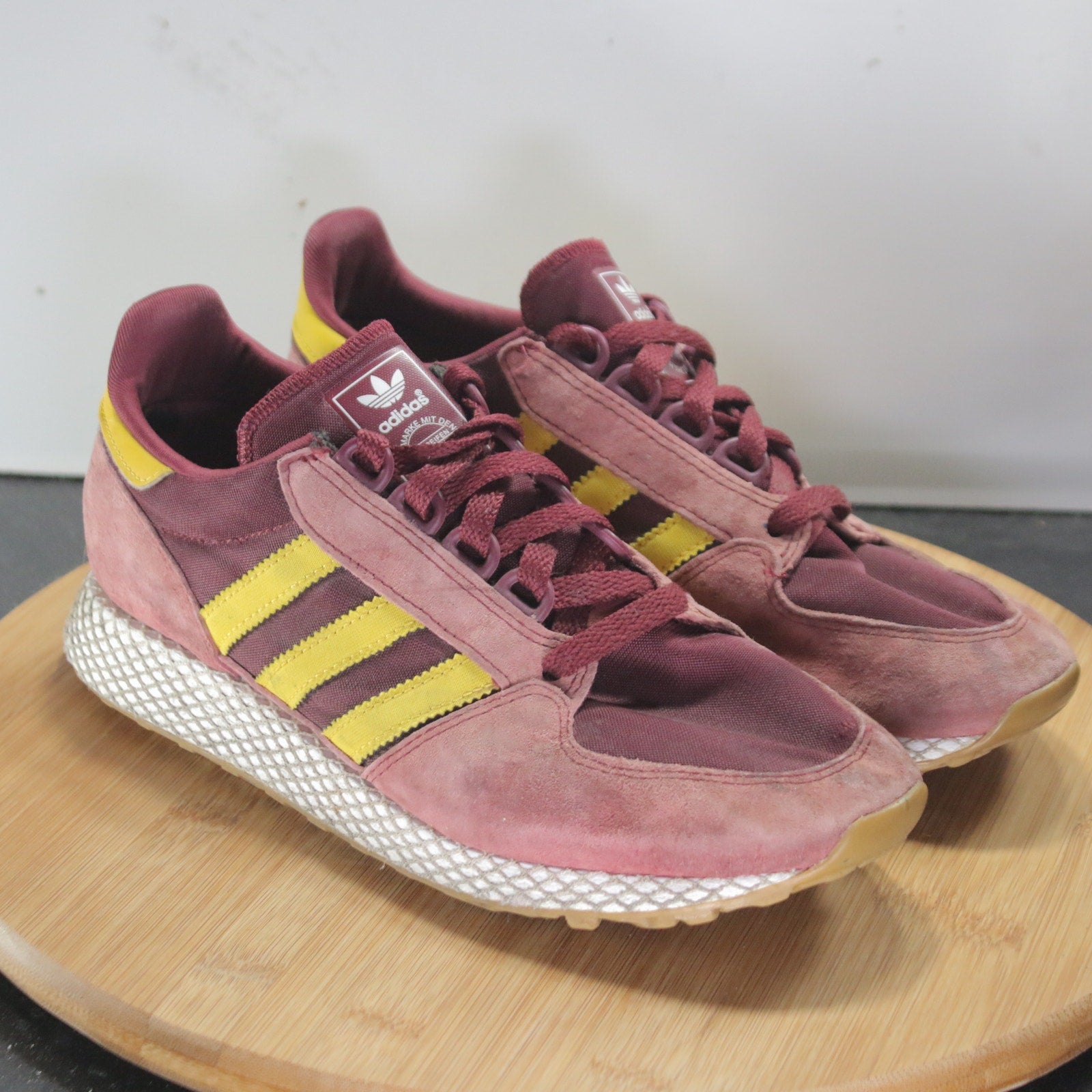 adidas Adistar Racer Low Size 7 Womens 008599 Burgundy Yellow Running Sneakers