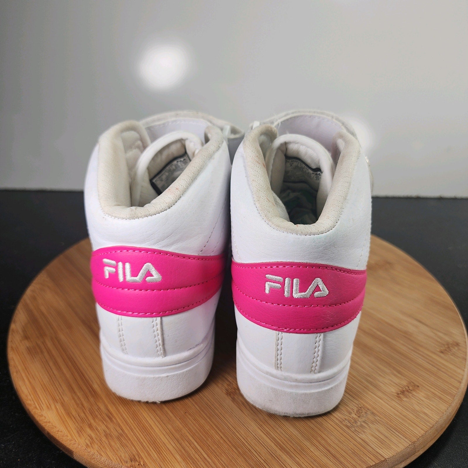 Women's Fila  Disruptor II Sz 8 010161 White Leather Basketball Casual Sneakers