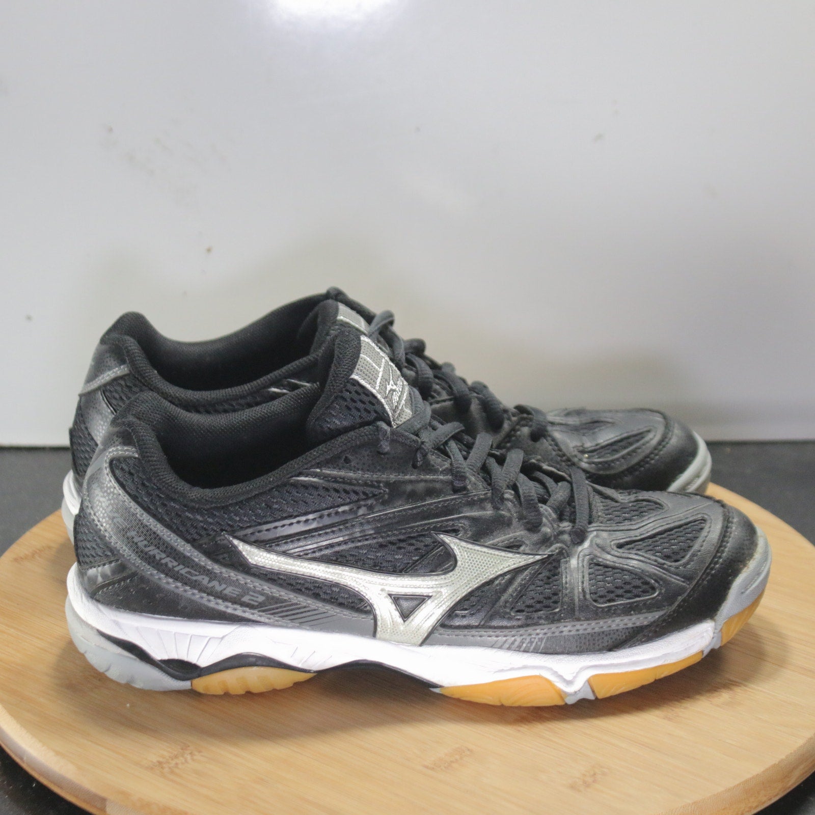 Mizuno Wave Hurricane 2 Low Sz 7.5 Womens 008375 Black Silver Volleball Sneakers