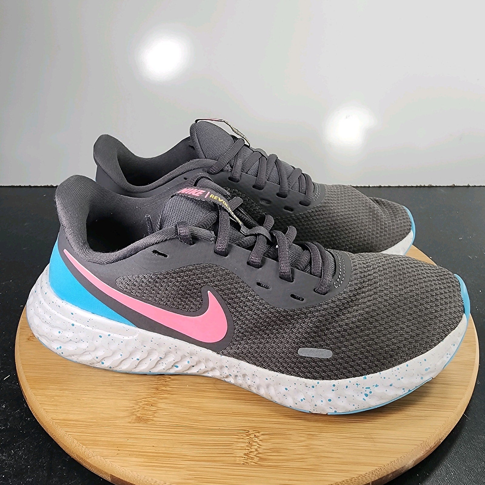 Women's Nike Revolution 5 Low Sz 9 010240 Gray Pink Mesh Running Sneakers Shoes