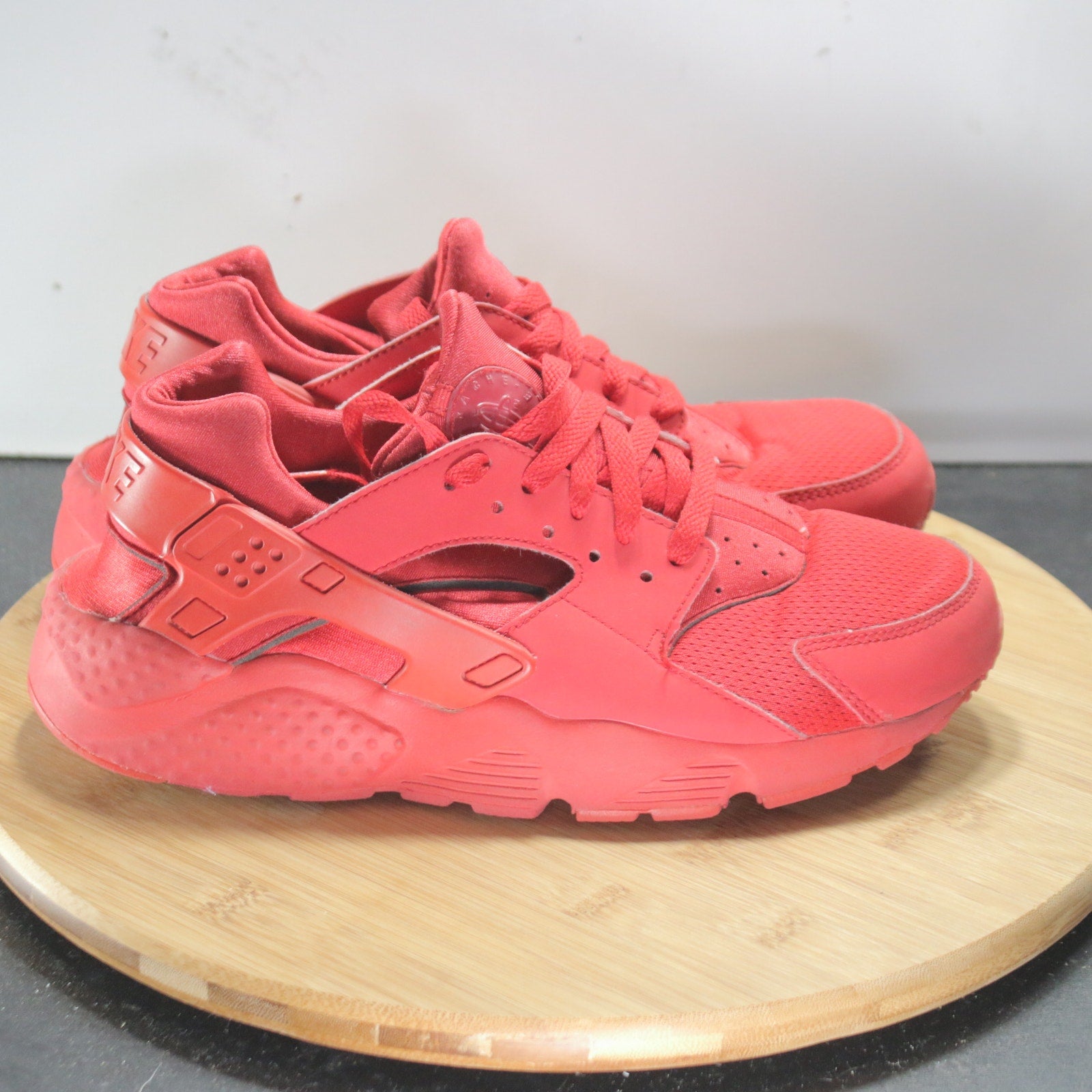 Nike Air Huarache Run Sz 7 Youth=8.5Womens 008808 Triple Red Athletic Sneakers