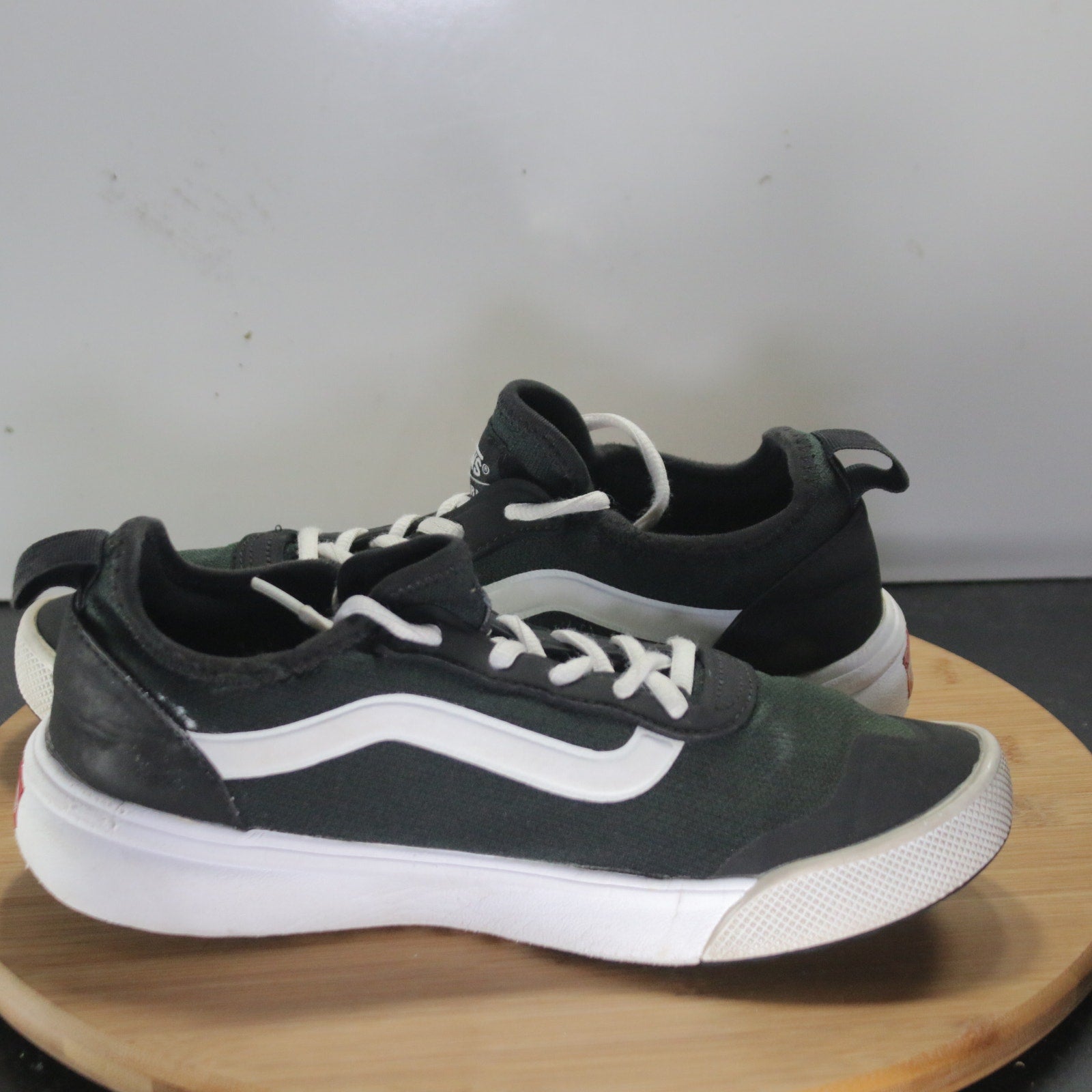 VANS UltraRange Rapidw Sz 8.5 Womens 008181 Black Olive White Skating Sneakers