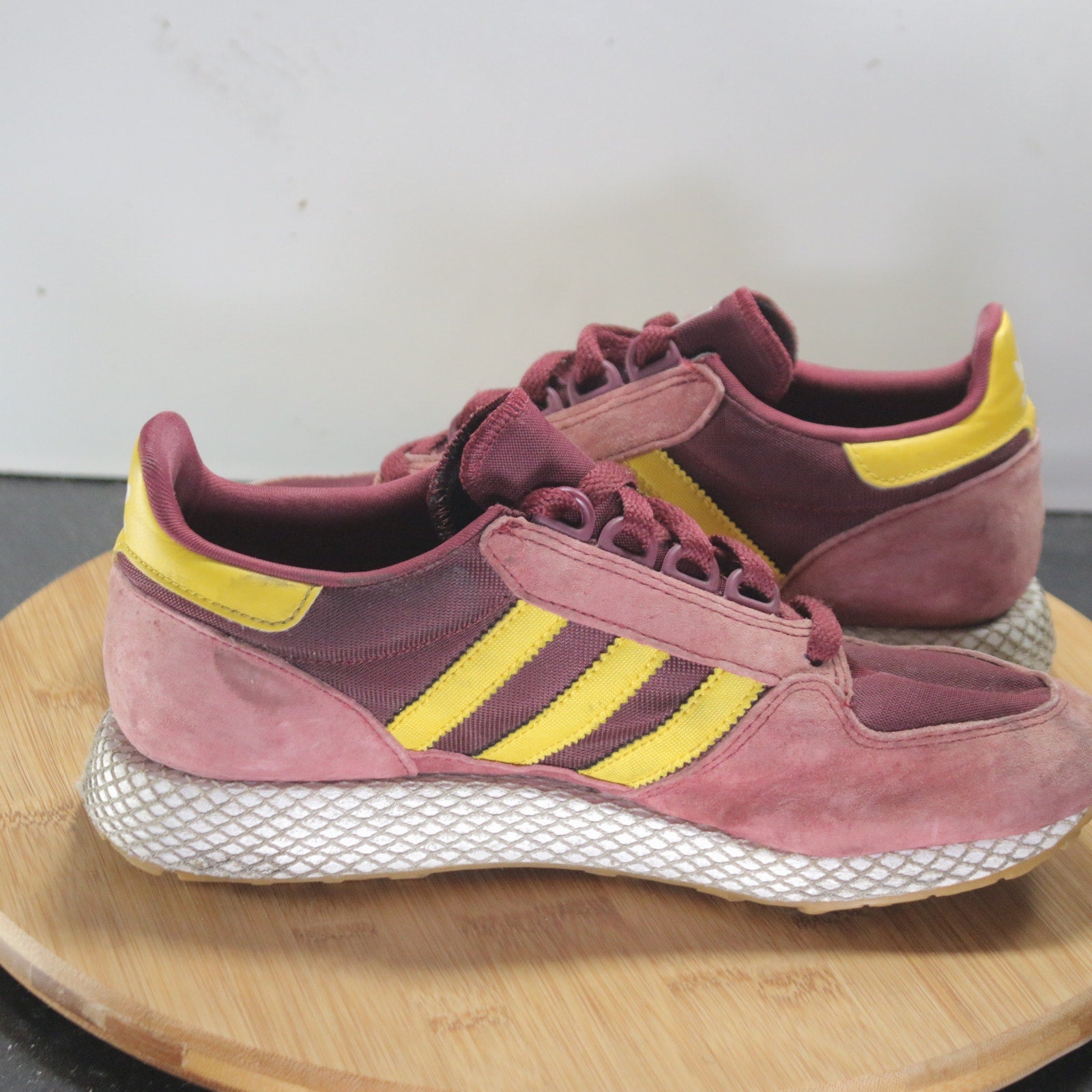 adidas Adistar Racer Low Size 7 Womens 008599 Burgundy Yellow Running Sneakers